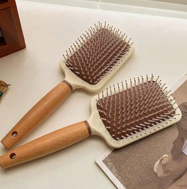 Cepillo De Pelo Con Mango Simil Madera 50849 400